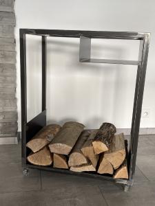  Modern log rack with wheels (NO/3)